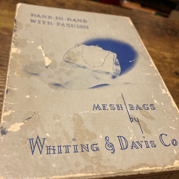 Vintage Whiting & Davis gold mesh clutch/purse - Picture 10 of 10